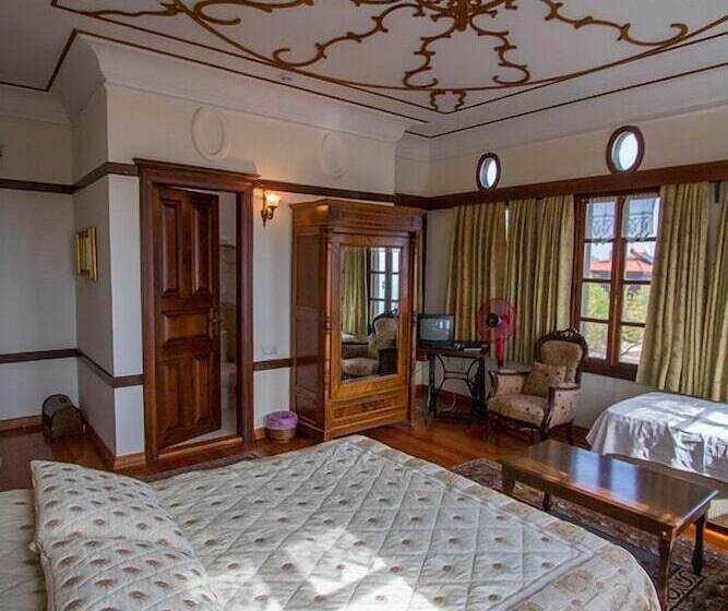 تختخواب و صبحانه Altin Cesmeli Konak