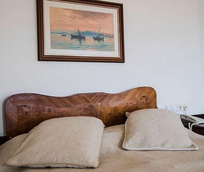 تختخواب و صبحانه Altin Cesmeli Konak