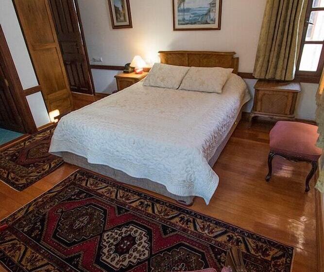 تختخواب و صبحانه Altin Cesmeli Konak