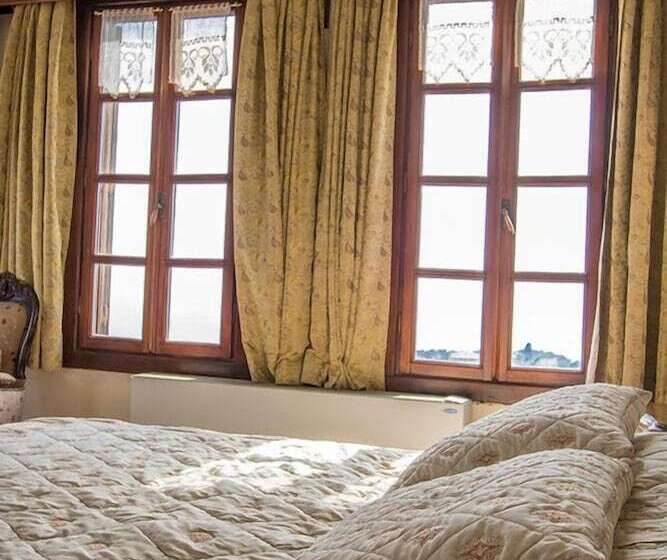 تختخواب و صبحانه Altin Cesmeli Konak