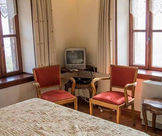 تختخواب و صبحانه Altin Cesmeli Konak