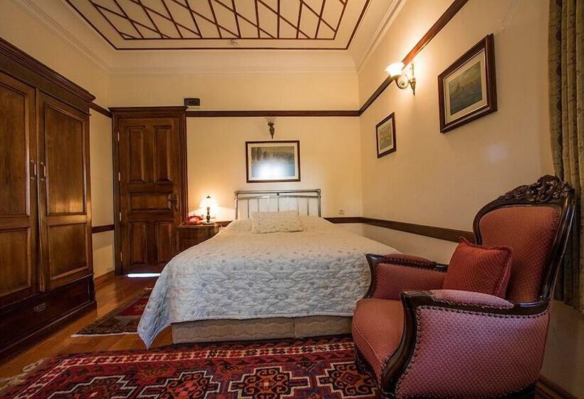 تختخواب و صبحانه Altin Cesmeli Konak