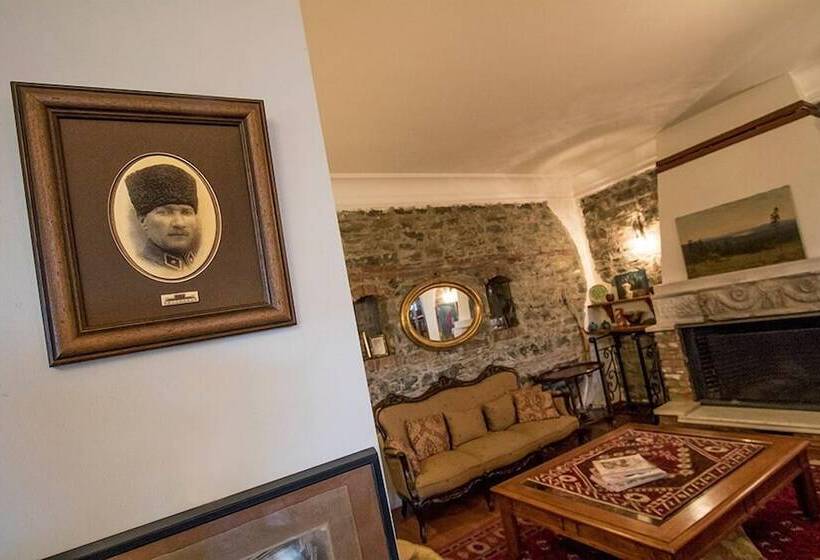 تختخواب و صبحانه Altin Cesmeli Konak