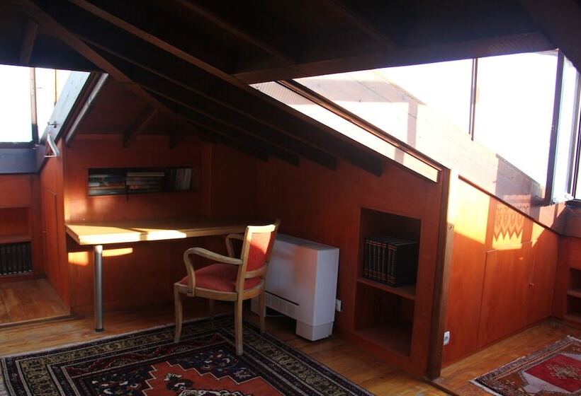 تختخواب و صبحانه Altin Cesmeli Konak