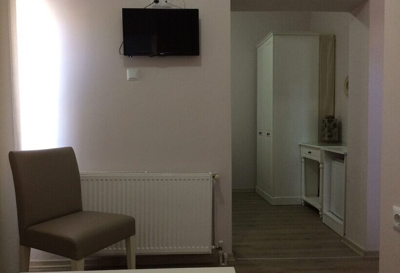 Burhaniye Merkez Otel