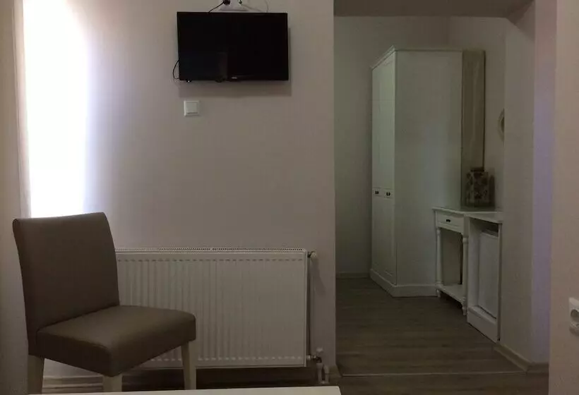 Burhaniye Merkez Otel