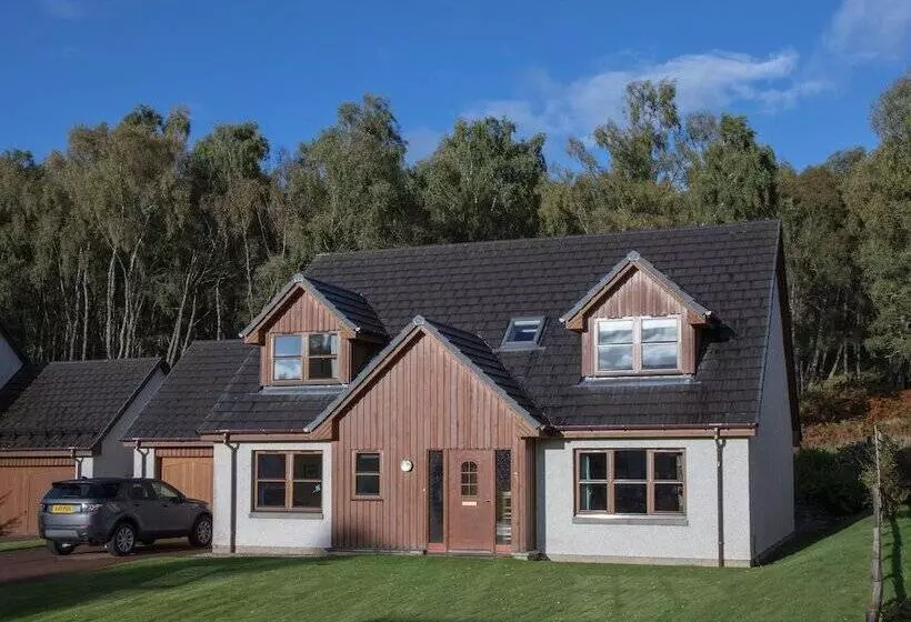 Highland Holiday Homes   Tulloch Ard