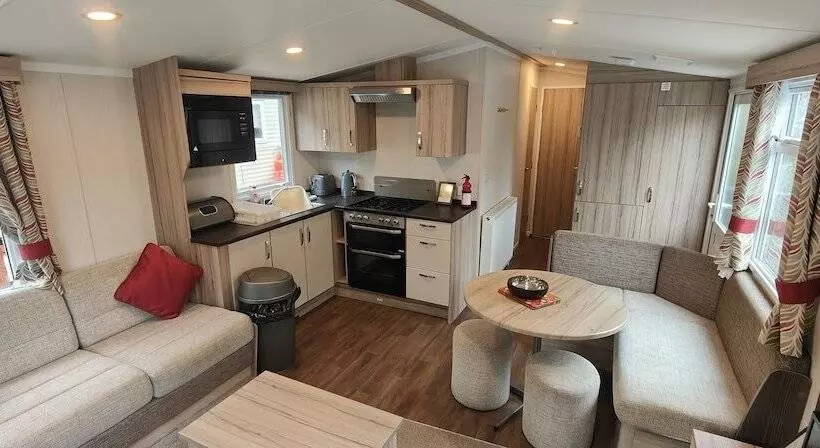 Hotelli Aberdunant Caravans Direct