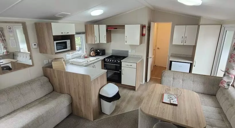 Hotelli Aberdunant Caravans Direct