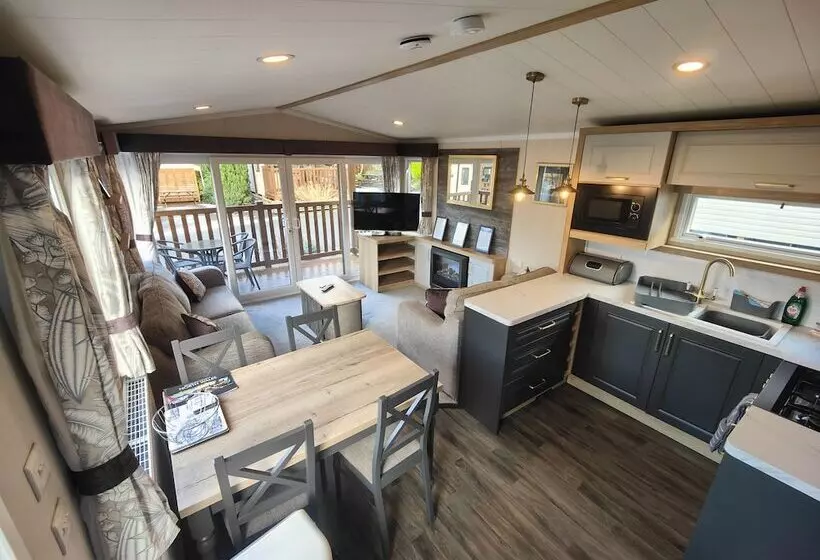 Hotelli Aberdunant Caravans Direct