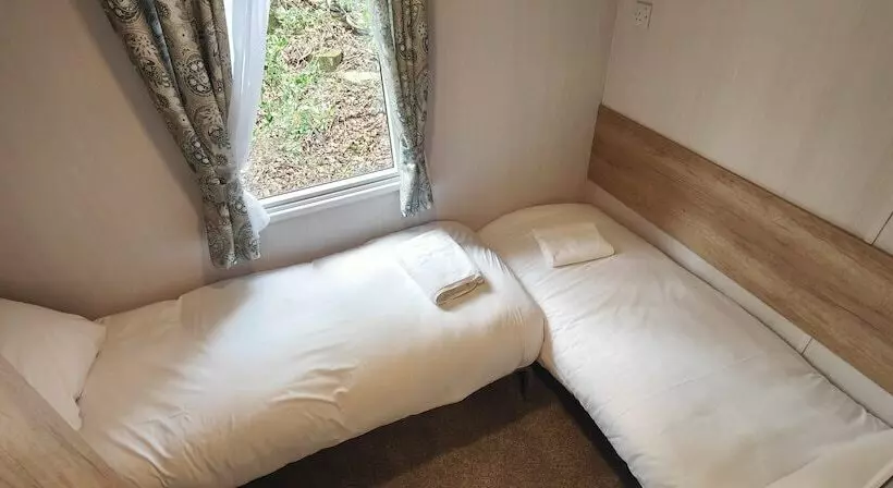 Hotelli Aberdunant Caravans Direct