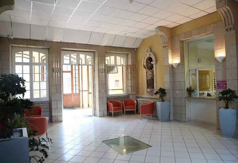 ホテル Espace Montcalm