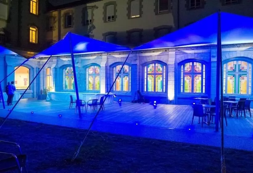 ホテル Espace Montcalm