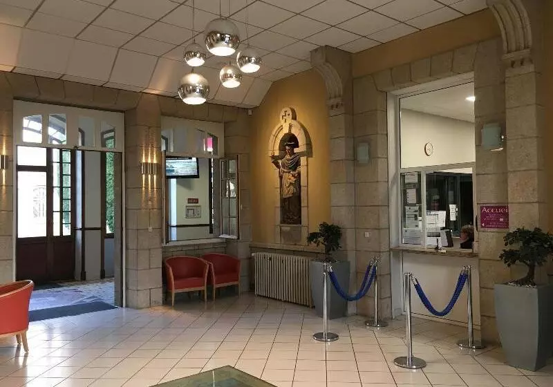 ホテル Espace Montcalm