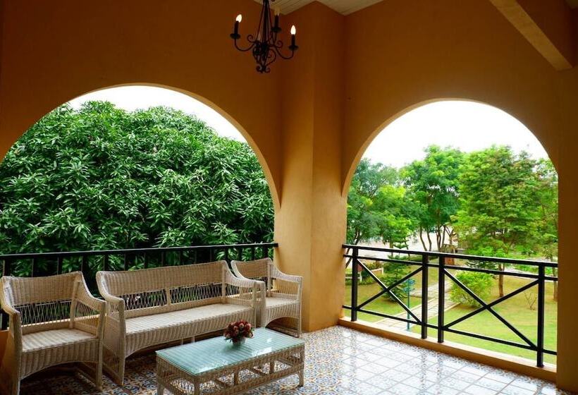 בית מלון כפרי Palazzo Pavone Gallery & Resort