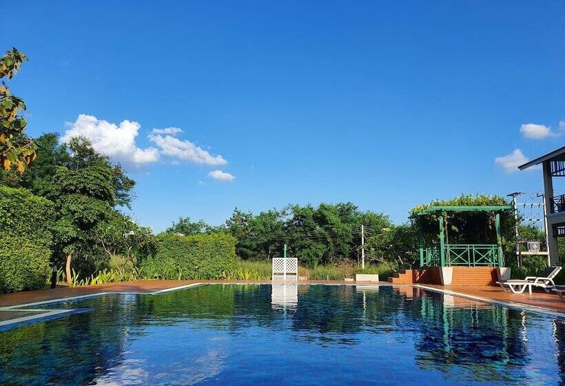 בית מלון כפרי Palazzo Pavone Gallery & Resort