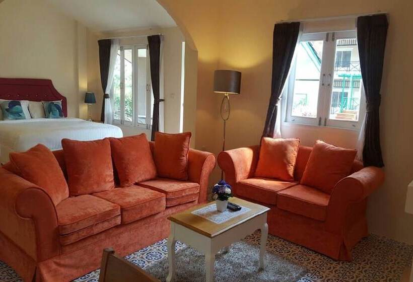 בית מלון כפרי Palazzo Pavone Gallery & Resort