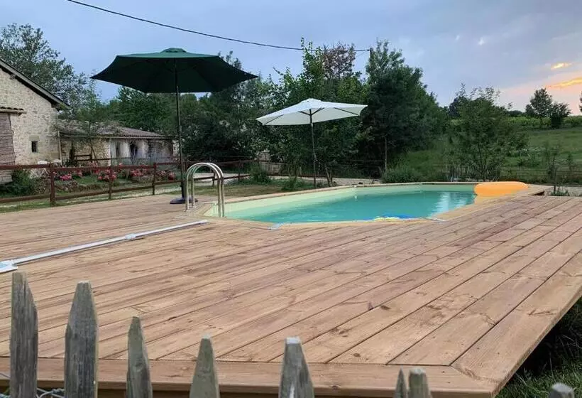 ペンション La Grange D'oustaud