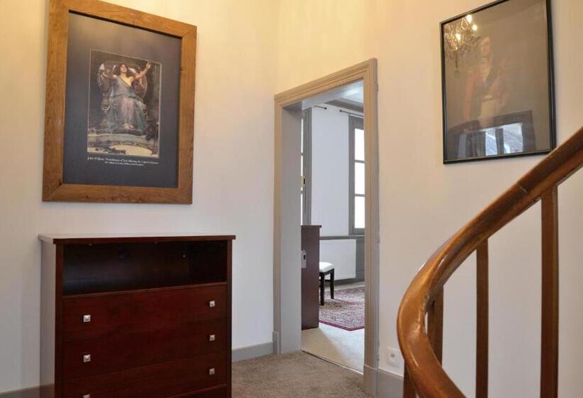 פנסיון Maison Du Chatelain