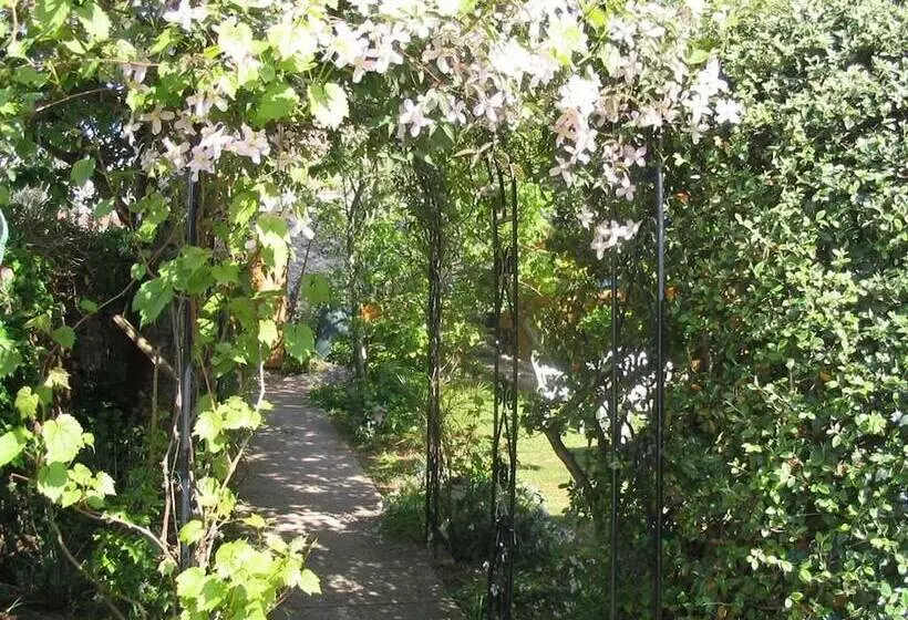 ペンション Sonachan House