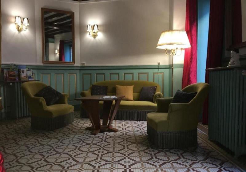 The Old Hotel Ravel Centre