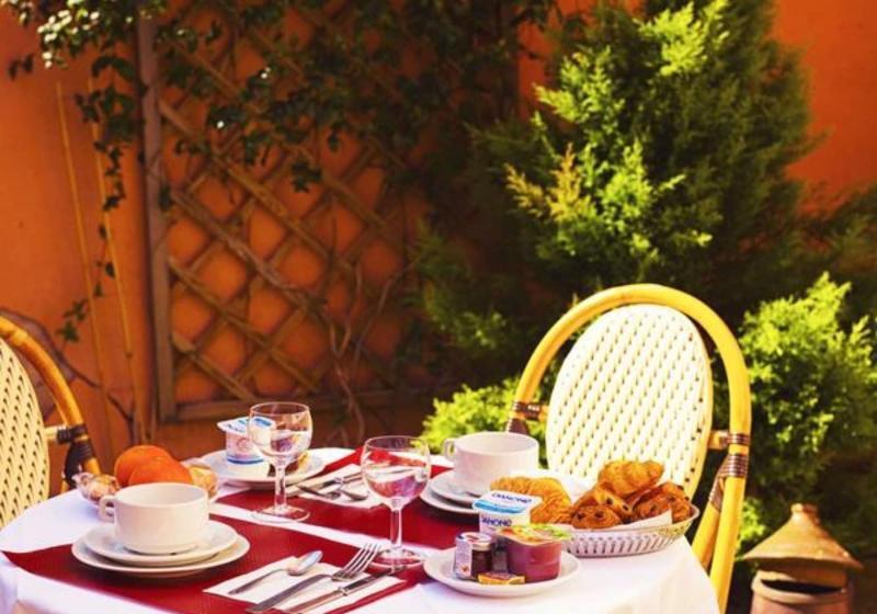 The Old Hotel Ravel Centre