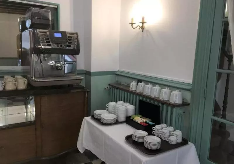 The Old Hotel Ravel Centre