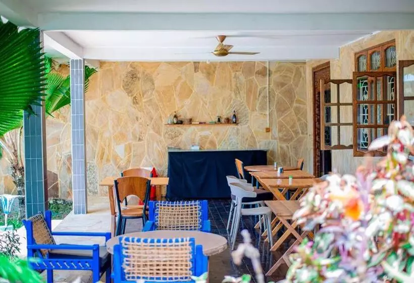 تختخواب و صبحانه Ondo House