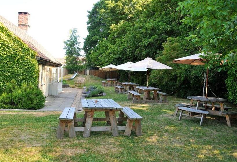 ベッドアンドブレックファースト The Red Lion Inn