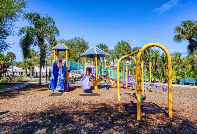 Coconut Grove Resort By Techtravel