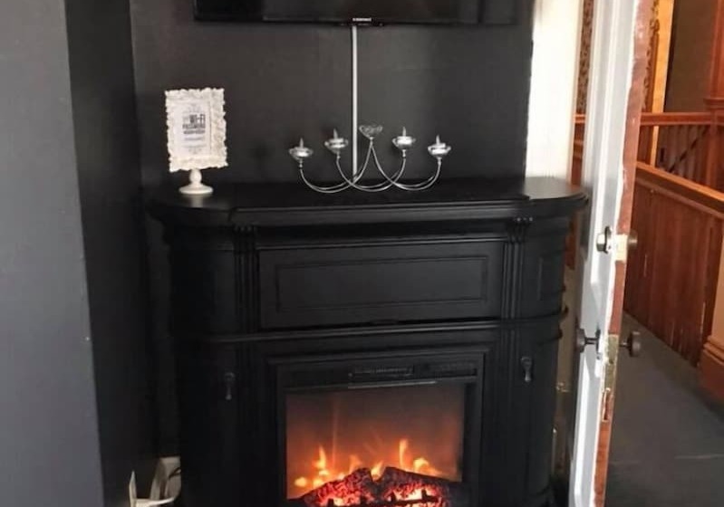 Evans Holly Grove Inn B&b