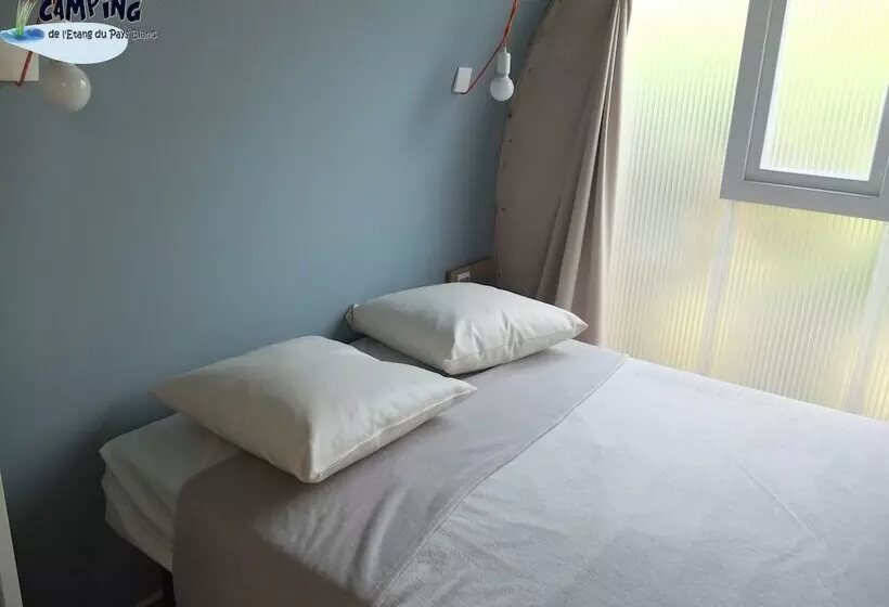 ホテル Camping De L étang Du Pays Blanc