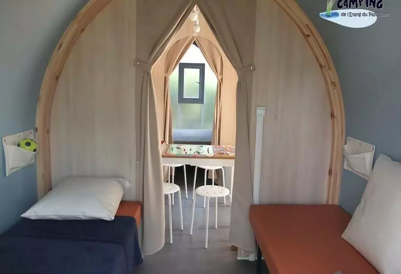 ホテル Camping De L étang Du Pays Blanc