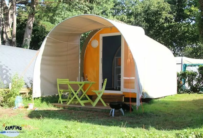 ホテル Camping De L étang Du Pays Blanc