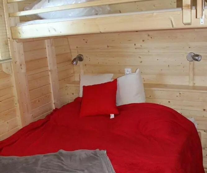 ホテル Camping De L étang Du Pays Blanc