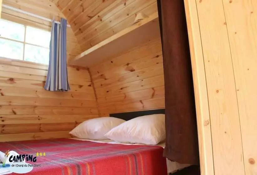 ホテル Camping De L étang Du Pays Blanc
