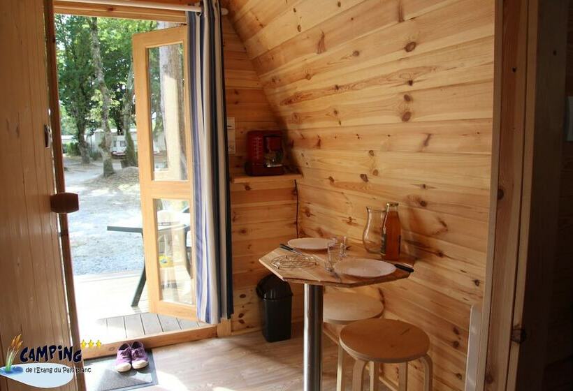 Отель Camping De L étang Du Pays Blanc