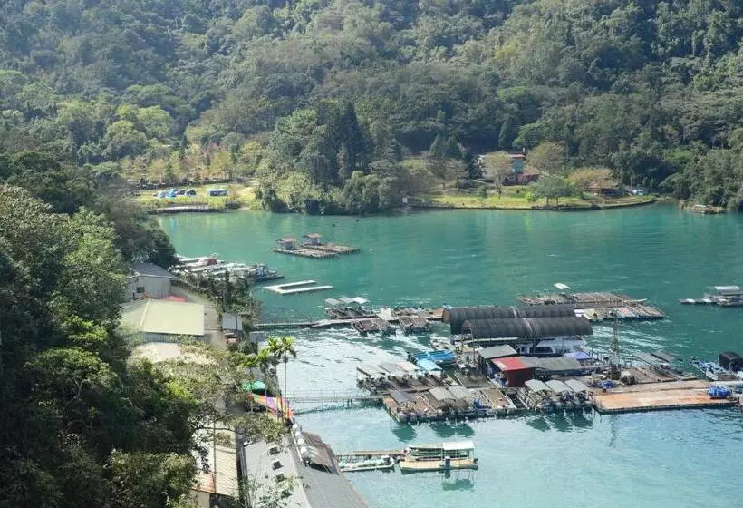 هتل Yi Da Lakeside