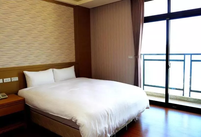 هتل Yi Da Lakeside
