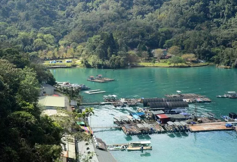 هتل Yi Da Lakeside