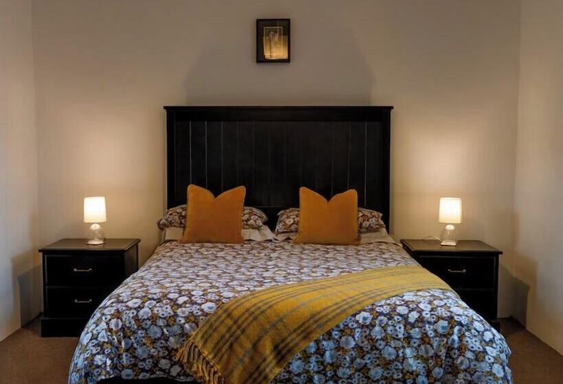 Kinbane Self Catering