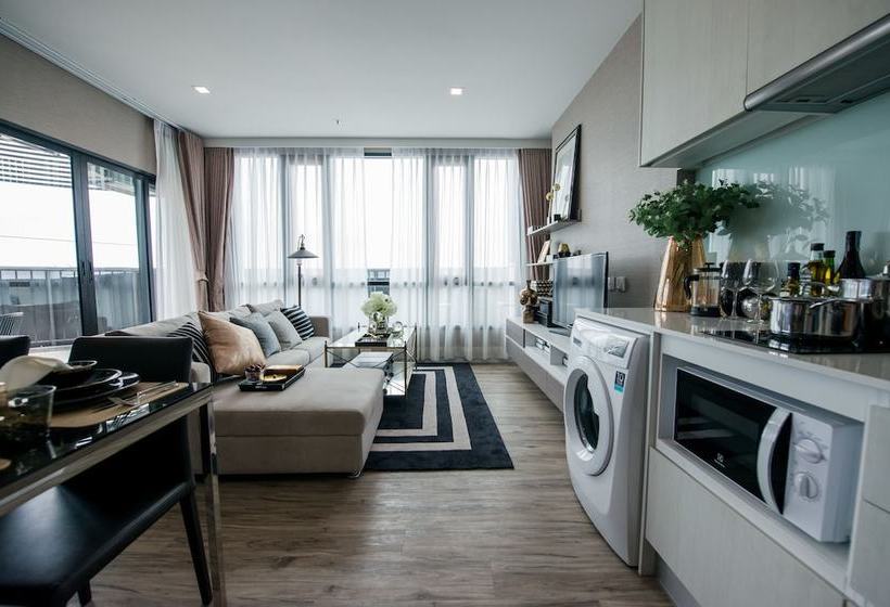 Knightsbridge The Ocean Sriracha