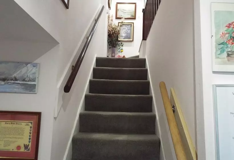 Meadowbrook Cottage B&b