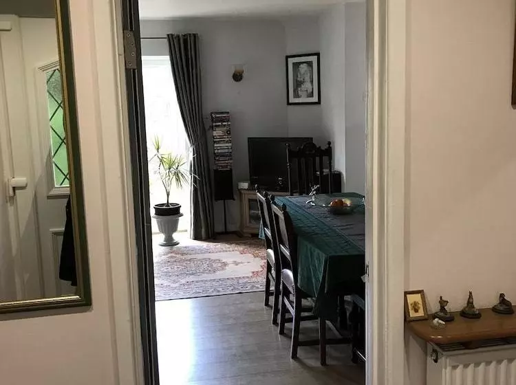 Meadowbrook Cottage B&b