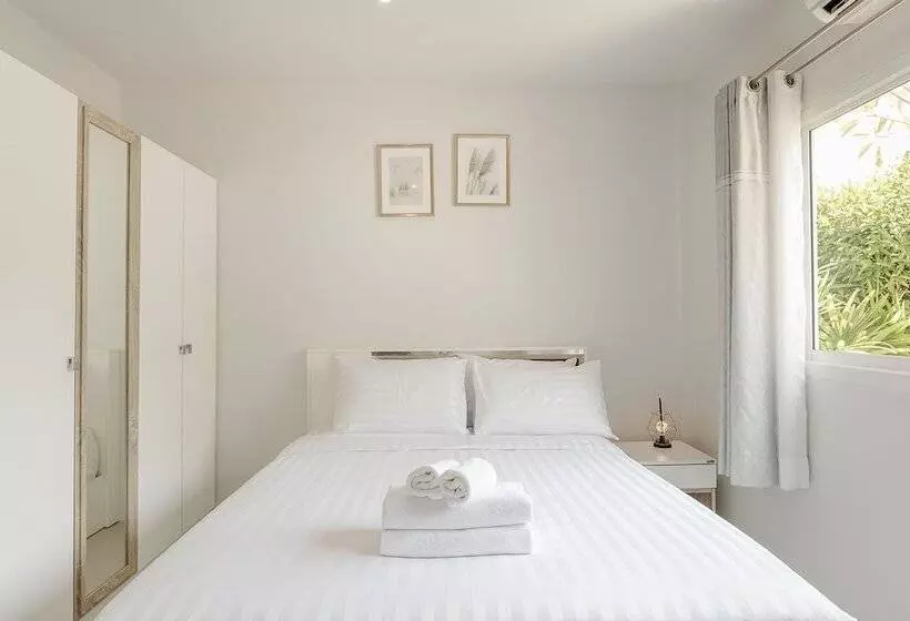 Baanpromphun Pool Villa By Bv