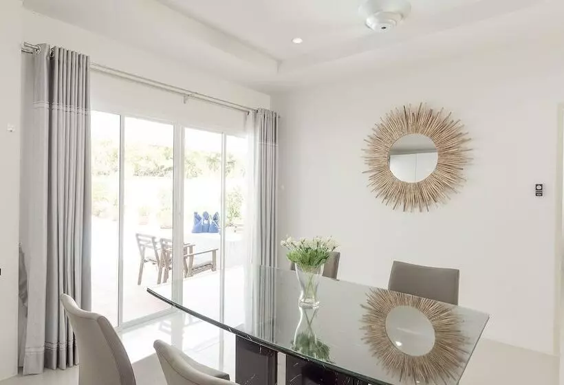 Baanpromphun Pool Villa By Bv