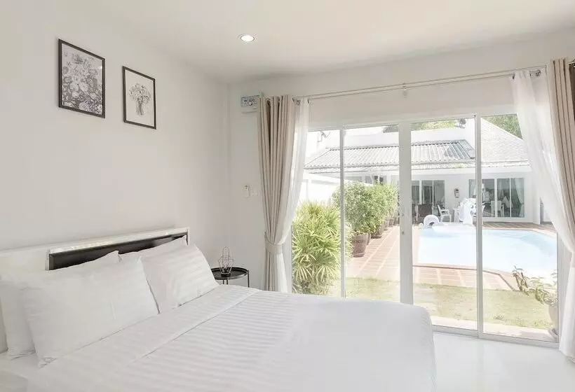 Baanpromphun Pool Villa By Bv