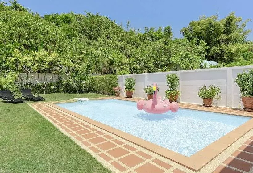 Baanpromphun Pool Villa By Bv