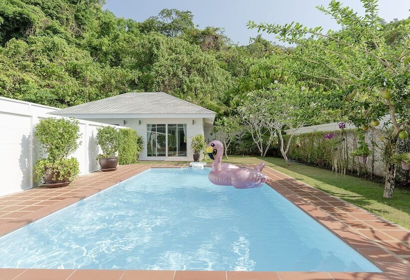 Baanpromphun Pool Villa By Bv