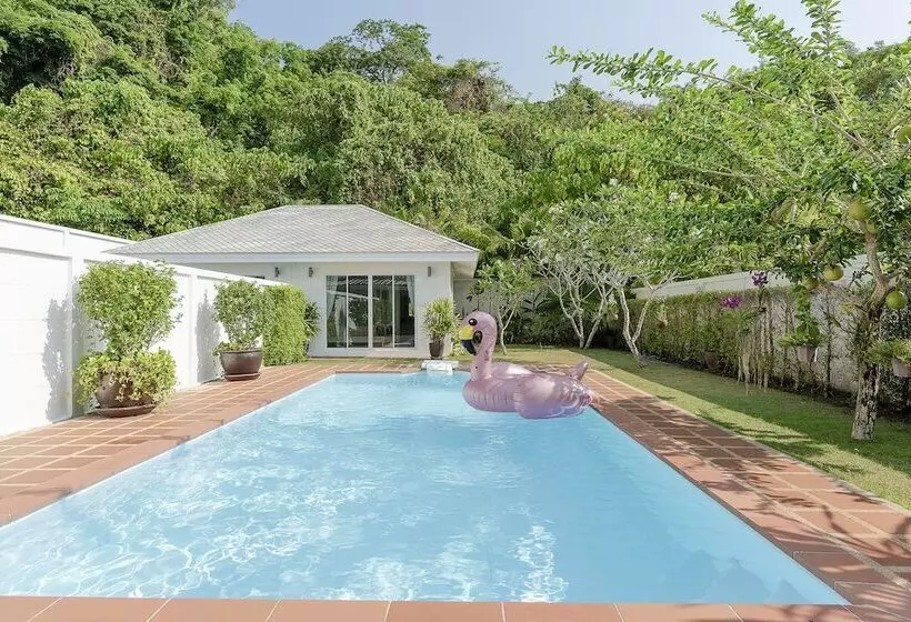 Baanpromphun Pool Villa By Bv